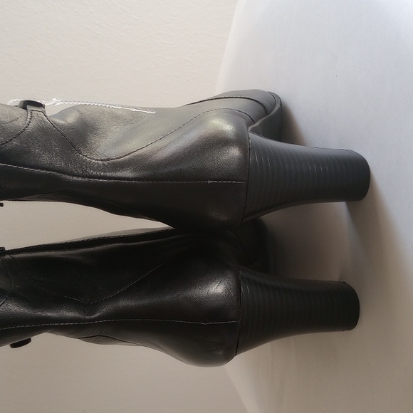 Greenwich village short boots with heels black size 9 medium - Picture 4 of 6